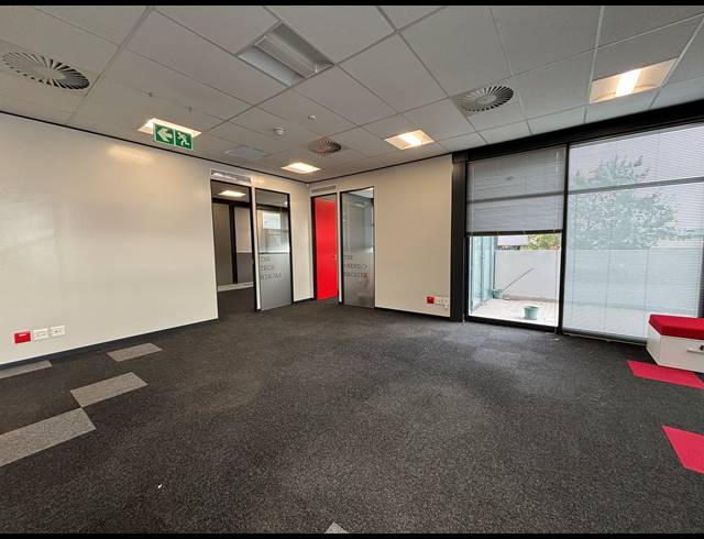 156M² OFFICE TO LET IN DURBANVILLE CENTRAL